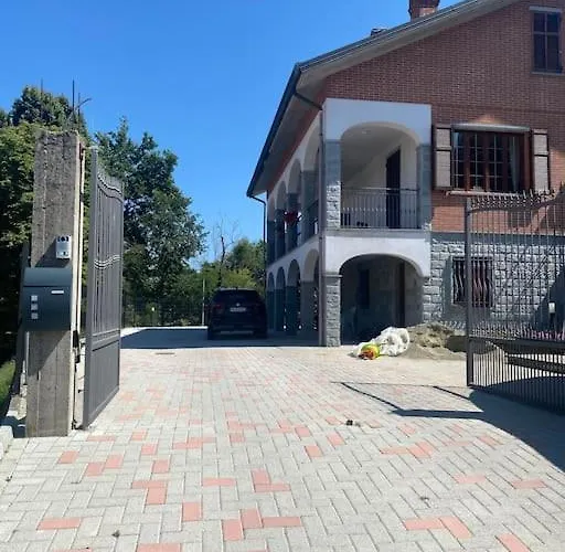 Coccole In Villa, B&B Close To Outlet